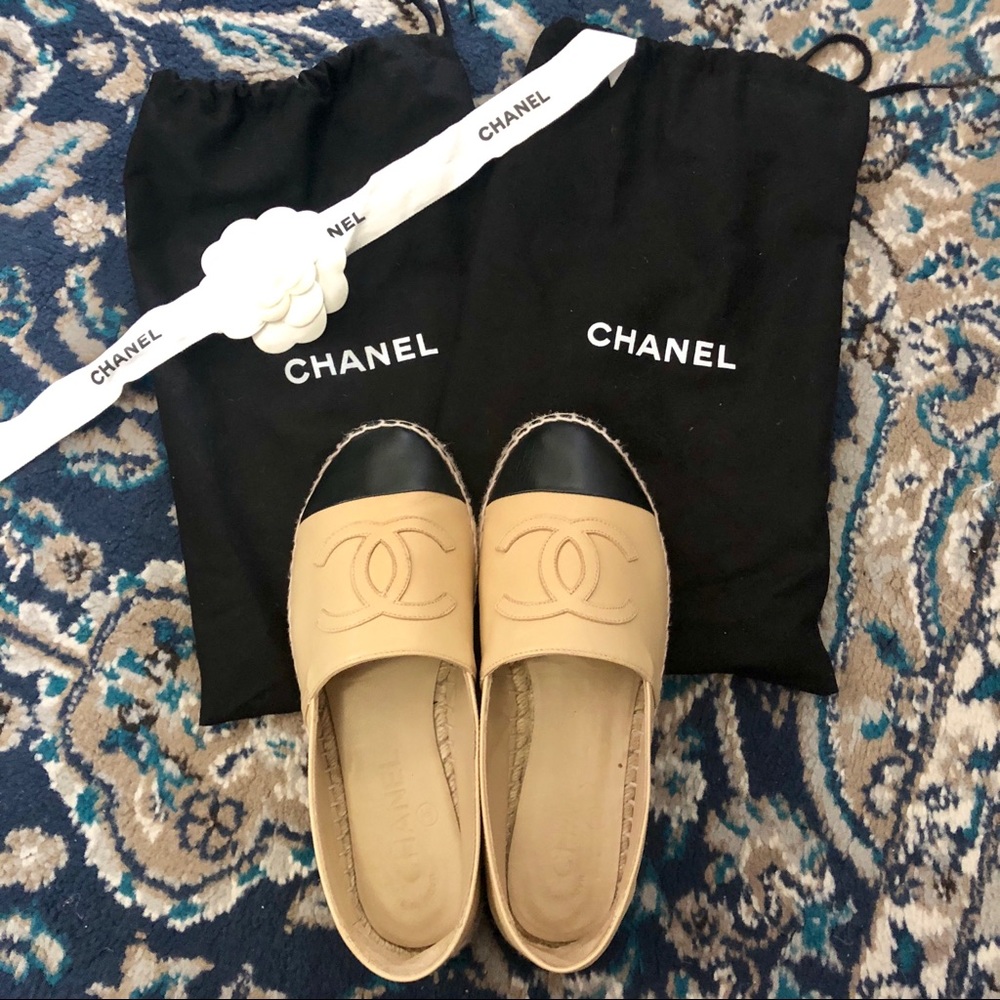 Authentic Chanel leather Espadrille in nude/black